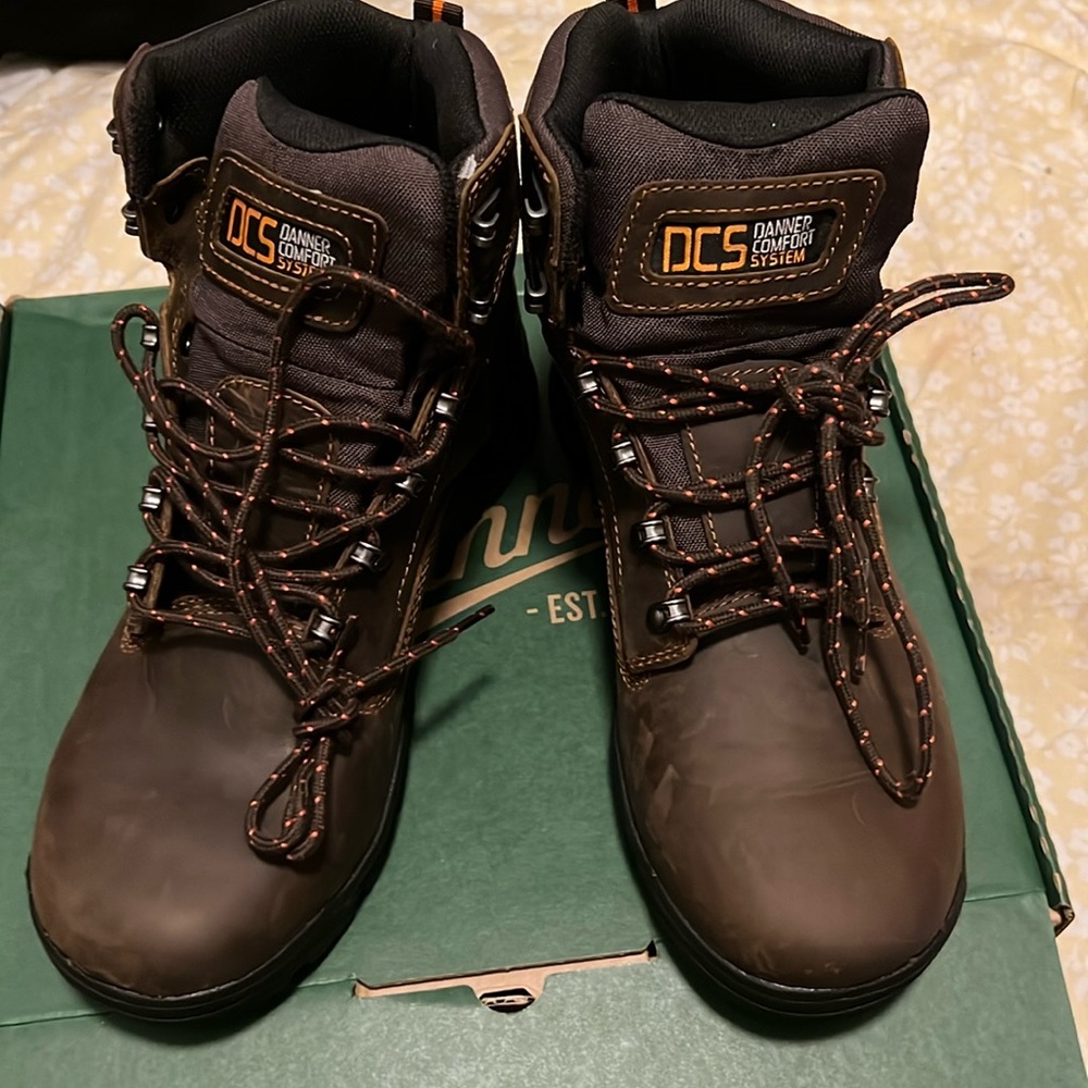 CRAFTER ,size 8.5D,comfort system,dry, waterproof,color brown